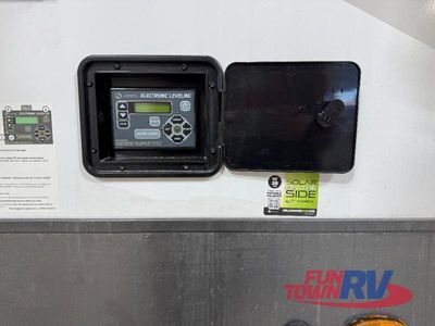 2025 Forest River RV Rockwood Signature - Photo 10