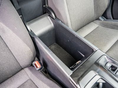 2025 Toyota Camry - Photo 10