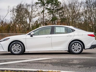 2025 Toyota Camry - Photo 3