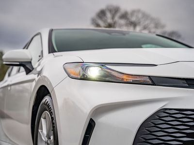 2025 Toyota Camry - Photo 9