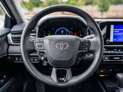 2025 Toyota Camry - Photo 21