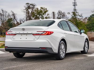 2025 Toyota Camry - Photo 6