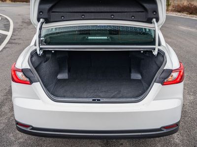 2025 Toyota Camry - Photo 14
