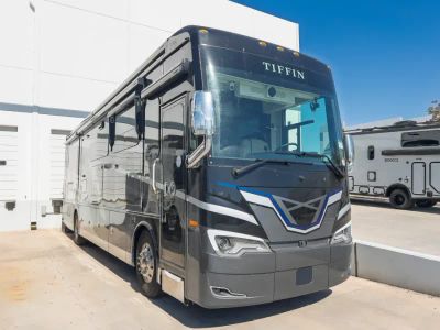 2026 Tiffin ALLEGRO BUS — front three-quarter view