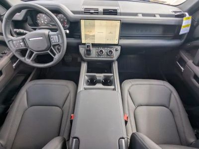 2026 Land Rover Defender 110 — photo 13 view