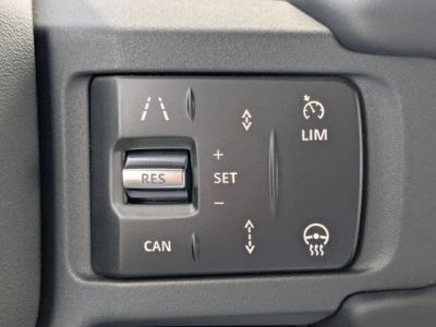 2026 Land Rover Defender 110 — photo 22 view