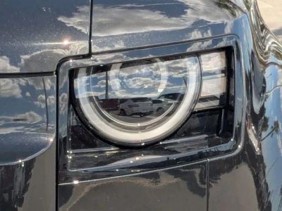 2026 Land Rover Defender 110 — photo 8 view