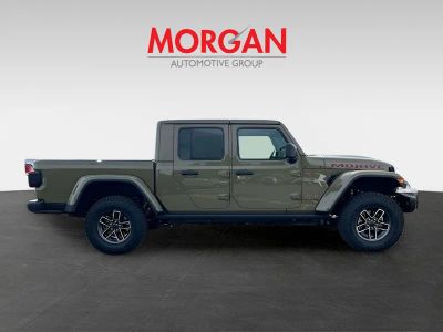 2026 Jeep Gladiator — photo 8 view