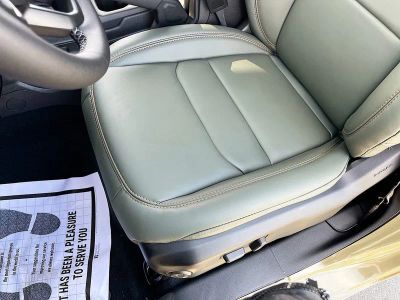 2026 Jeep Gladiator — photo 17 view