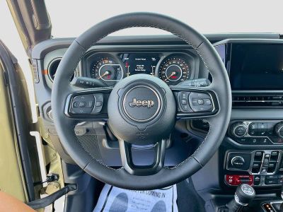 2026 Jeep Gladiator — photo 11 view