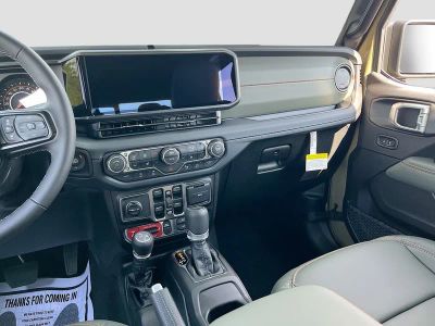 2026 Jeep Gladiator — photo 21 view
