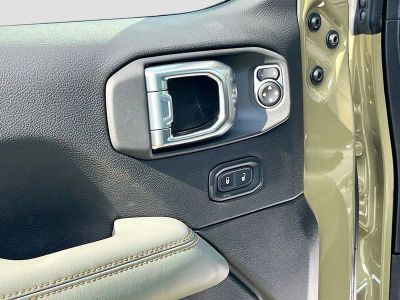 2026 Jeep Gladiator — photo 16 view