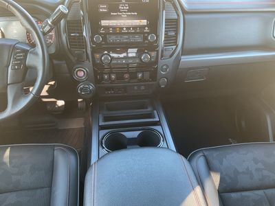 2023 Nissan Titan — photo 9 view