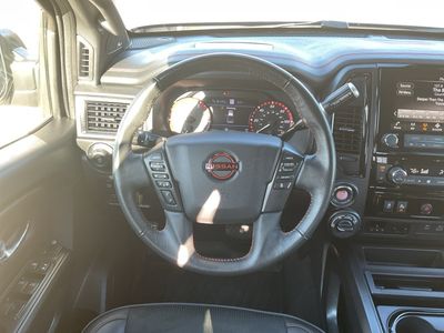 2023 Nissan Titan — photo 14 view