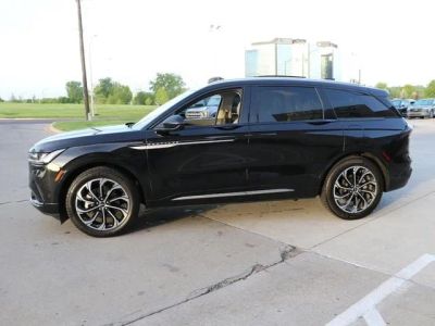 2024 Lincoln Nautilus — side profile view