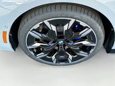 2026 BMW 5 Series — photo 26 view
