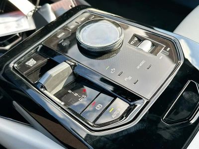 2026 BMW 5 Series — photo 14 view