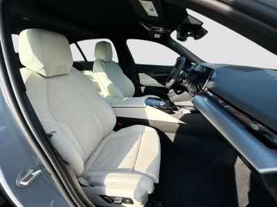 2026 BMW 5 Series — photo 23 view