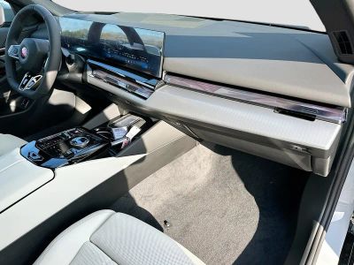 2026 BMW 5 Series — photo 24 view
