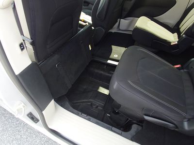 2024 Chrysler Voyager - Photo 20
