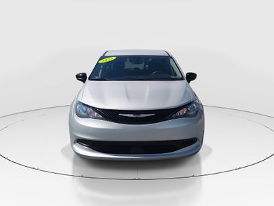 2024 Chrysler Voyager - Photo 2