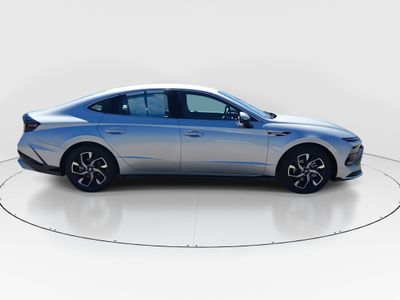 2024 Hyundai Sonata — photo 8 view
