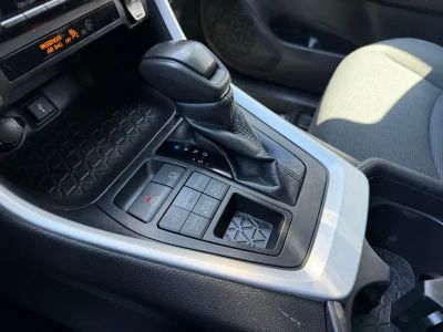 2020 Toyota RAV4 - Photo 25