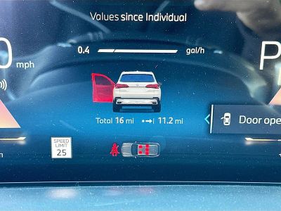 2026 BMW X5 — photo 9 view