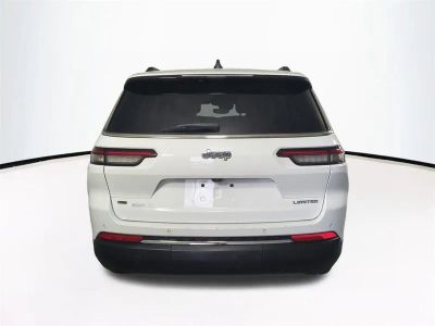 2022 Jeep Grand Cherokee L — engine compartment view