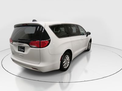 2022 Chrysler Voyager - Photo 7