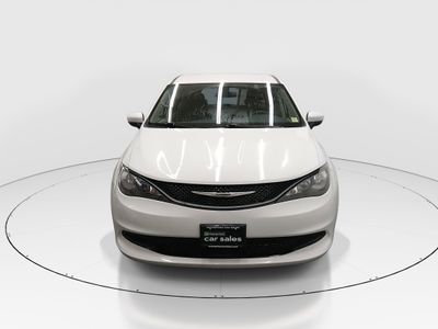 2022 Chrysler Voyager - Photo 2