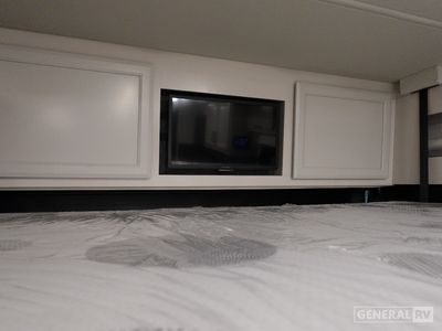 2026 Fleetwood Bounder - Photo 14