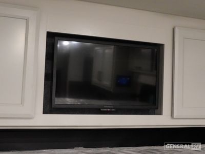 2026 Fleetwood Bounder - Photo 15