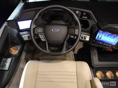2026 Fleetwood Bounder - Photo 9
