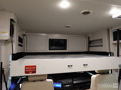 2026 Fleetwood Bounder - Photo 12