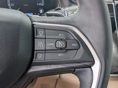 2025 Jeep Grand Cherokee — photo 27 view