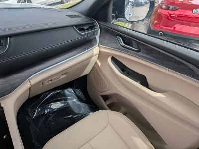 2025 Jeep Grand Cherokee — photo 20 view