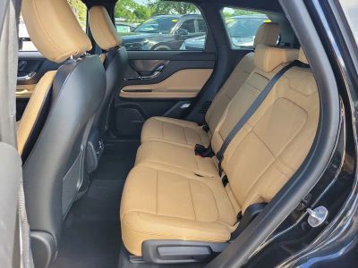 2023 Lincoln Corsair — photo 16 view