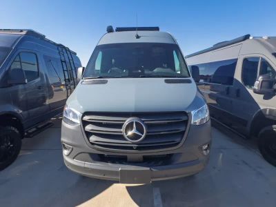 2027 Thor Motor Coach SANCTUARY — photo 20 view