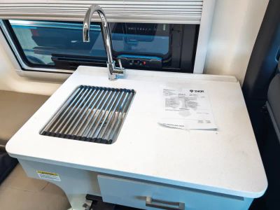 2027 Thor Motor Coach SANCTUARY — photo 8 view