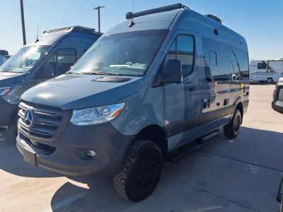 2027 Thor Motor Coach SANCTUARY — photo 22 view