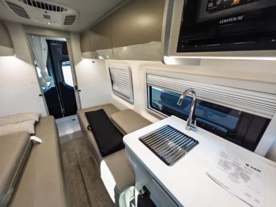 2027 Thor Motor Coach SANCTUARY — photo 7 view