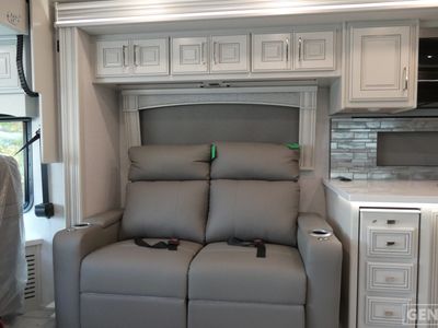 2026 Fleetwood Discovery LXE - Photo 15