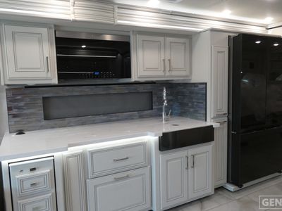 2026 Fleetwood Discovery LXE - Photo 7