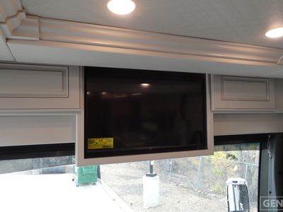 2026 Fleetwood Discovery LXE - Photo 14