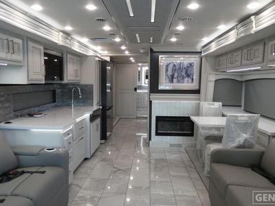 2026 Fleetwood Discovery LXE - Photo 5