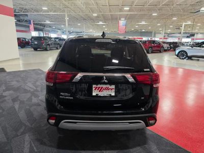 2020 Mitsubishi Outlander — interior view