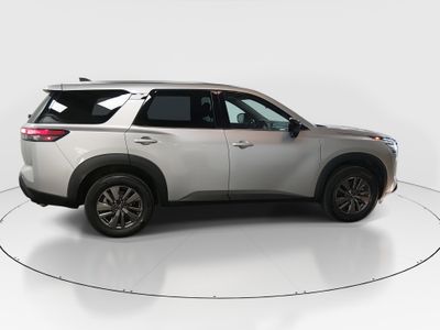 2024 Nissan Pathfinder — photo 8 view