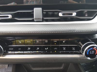 2025 Chevrolet Equinox — photo 18 view