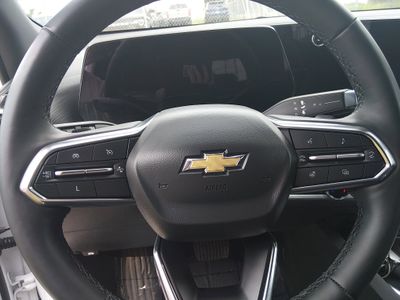 2025 Chevrolet Equinox — photo 12 view